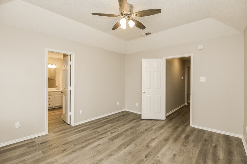 1,695/Mo, 5708 Shady Springs Trl Fort Worth, TX 76179 Main Bedroom View 2