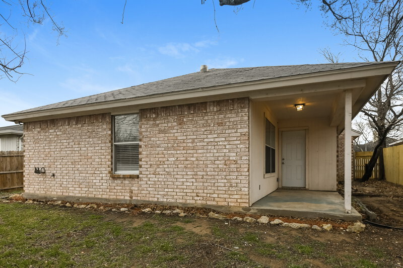 1,695/Mo, 5708 Shady Springs Trl Fort Worth, TX 76179 Rear View