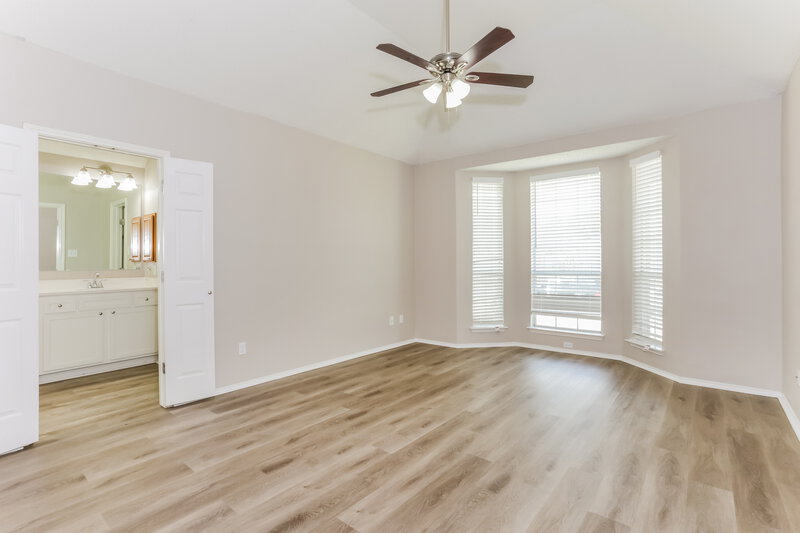 2,390/Mo, 532 Saddle Head Dr Desoto, TX 75115 Main Bedroom View