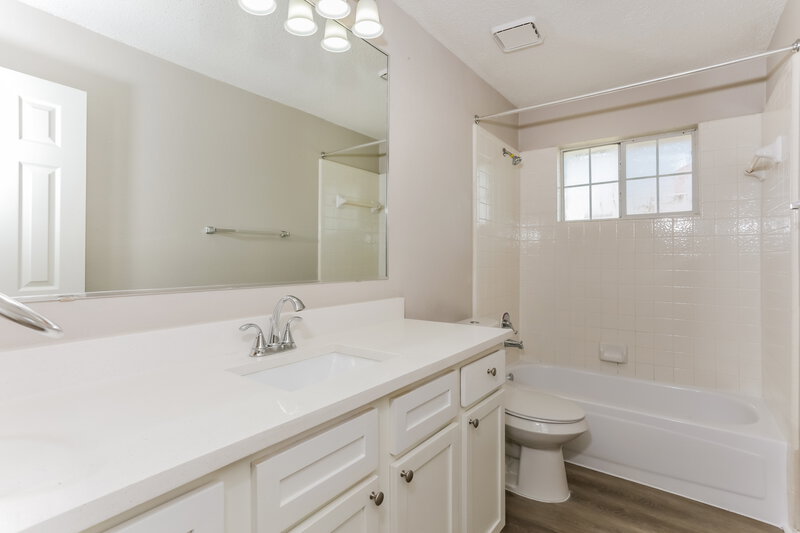 2,390/Mo, 532 Saddle Head Dr Desoto, TX 75115 Bathroom View