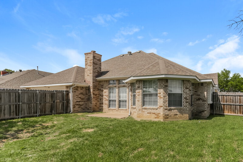 2,390/Mo, 532 Saddle Head Dr Desoto, TX 75115 Rear View