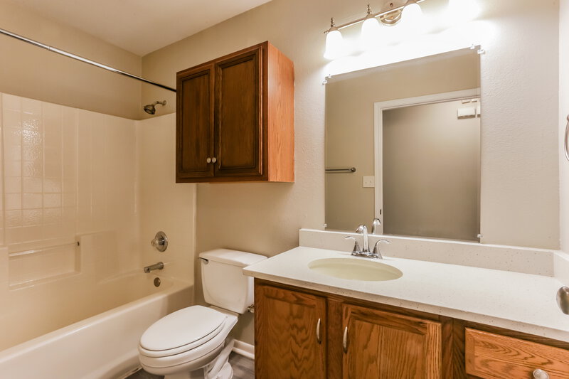 1,815/Mo, 825 Cruise St Denton, TX 76207 Bathroom View