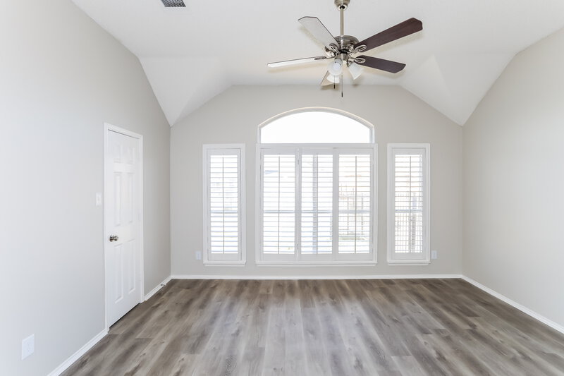 2,250/Mo, 2617 Crystal Falls Dr Mesquite, TX 75181 Main Bedroom View