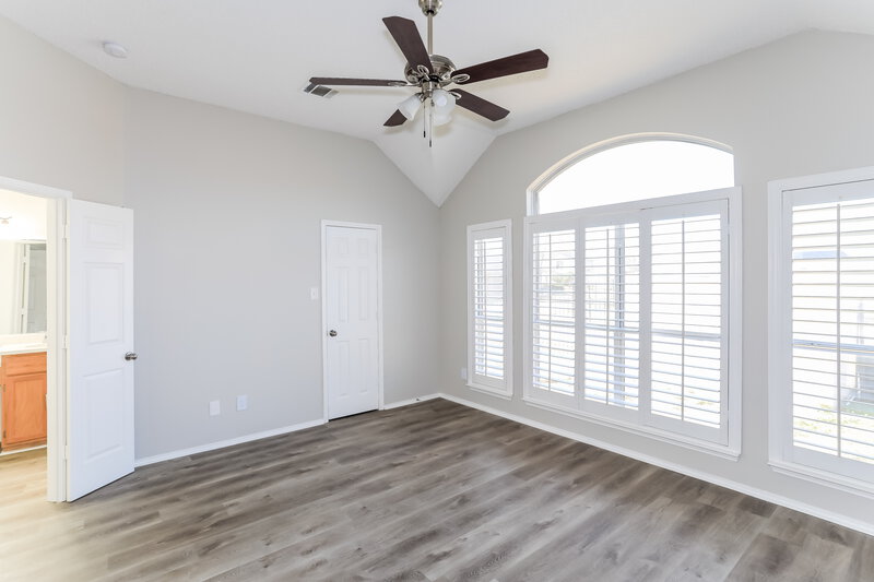 2,250/Mo, 2617 Crystal Falls Dr Mesquite, TX 75181 Main Bedroom View 2