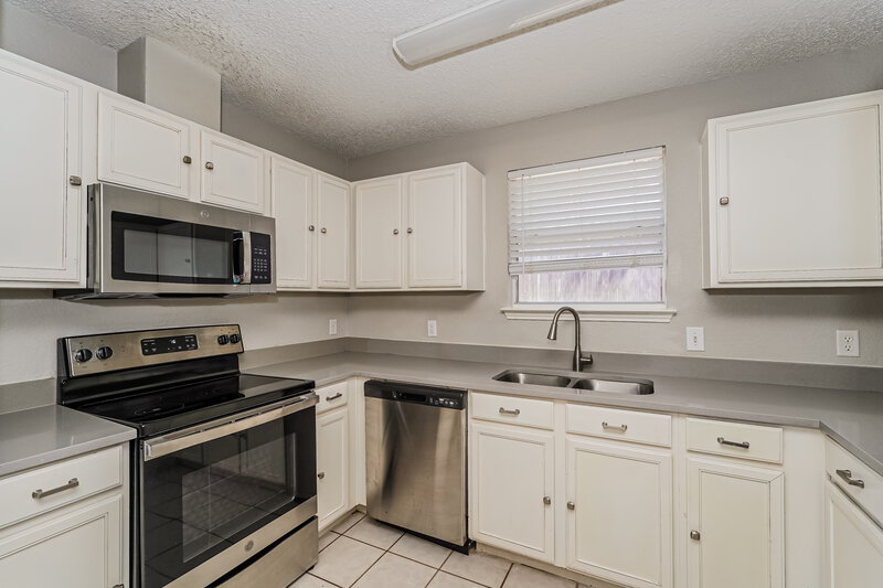 2,095/Mo, 2709 Brea Canyon Rd Fort Worth, TX 76108 Kitchen View