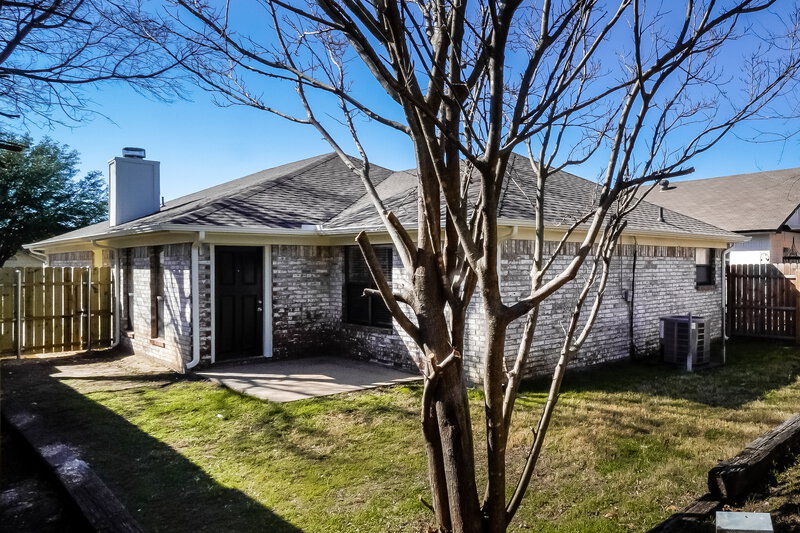 1,970/Mo, 10312 Lone Pine Ln Fort Worth, TX 76108 Rear View 2