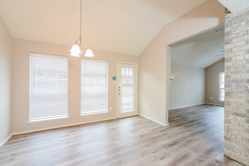 2,310/Mo, 6704 Clear Creek Dr Arlington, TX 76001 Dining Room View
