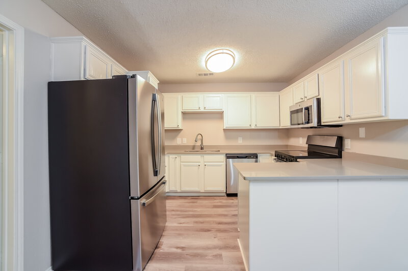 2,310/Mo, 6704 Clear Creek Dr Arlington, TX 76001 Kitchen View