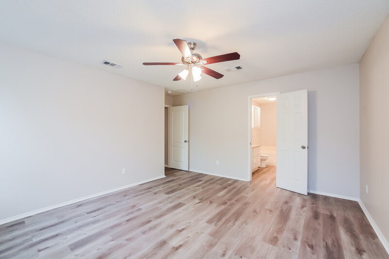2,310/Mo, 6704 Clear Creek Dr Arlington, TX 76001 Main Bedroom View 2
