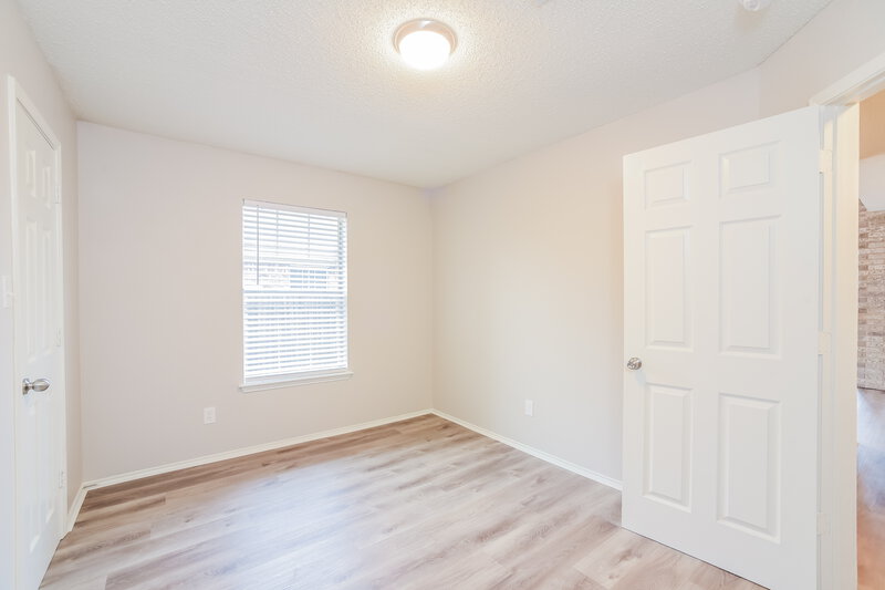 2,310/Mo, 6704 Clear Creek Dr Arlington, TX 76001 Bedroom View 2