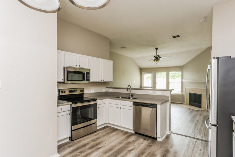 2,060/Mo, 1105 Alexandria Dr Forney, TX 75126 Kitchen View