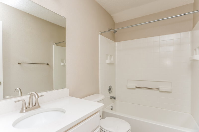 2,060/Mo, 1105 Alexandria Dr Forney, TX 75126 Bathroom View