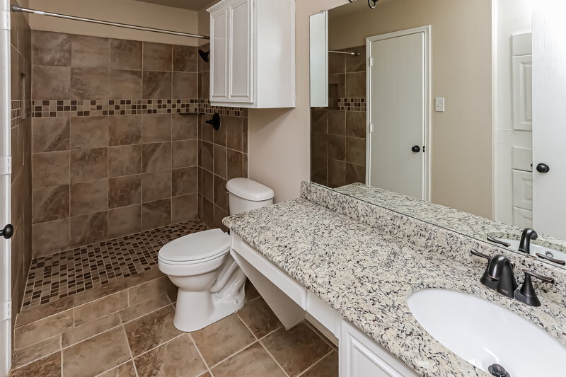 2,310/Mo, 306 Ohara Anna, TX 75409 Main Bathroom View