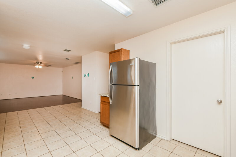 1,970/Mo, 740 Riverflat Dr Fort Worth, TX 76179 Kitchen View 3