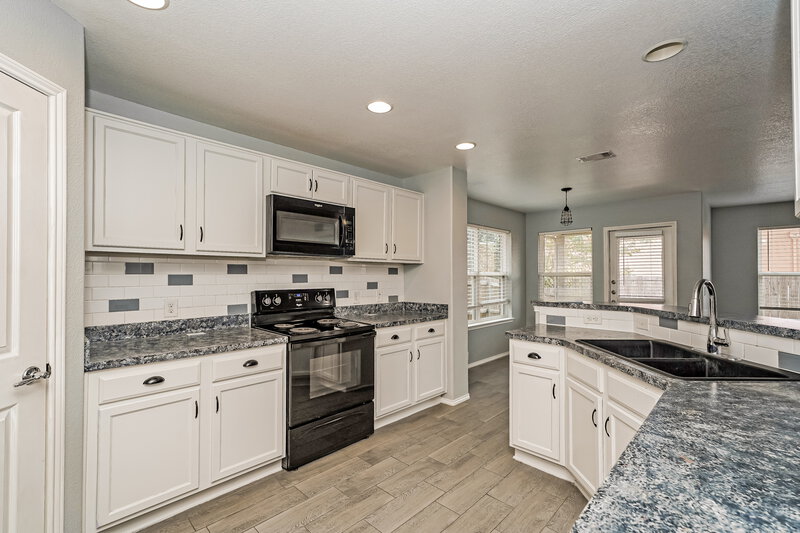 2,120/Mo, 4509 Sheldon Trl Fort Worth, TX 76244 Kitchen View