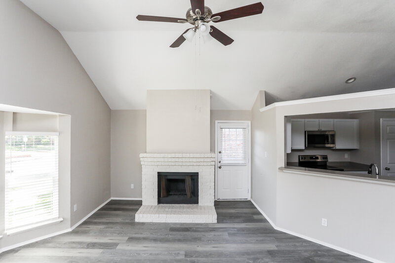 2,095/Mo, 1329 Planters Rd Mesquite, TX 75149 Living Room View 2