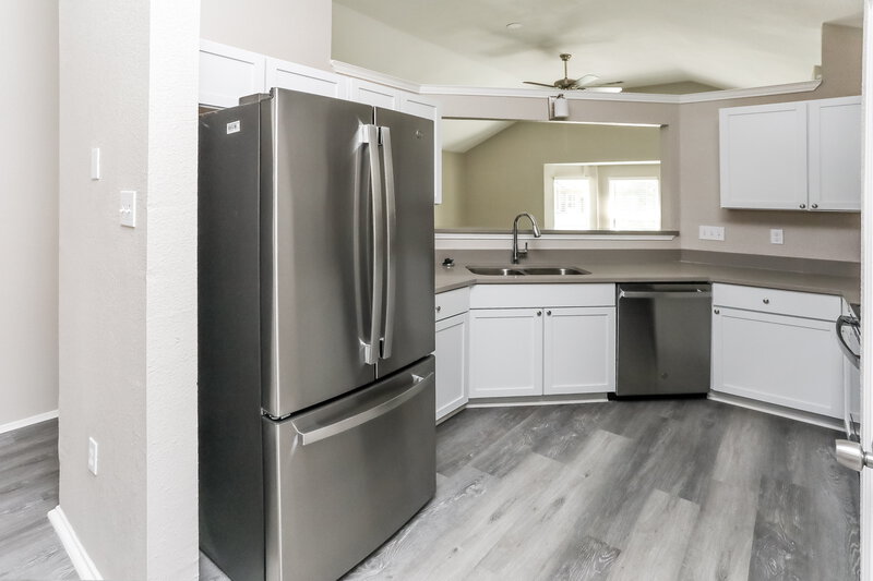 2,095/Mo, 1329 Planters Rd Mesquite, TX 75149 Kitchen View 2