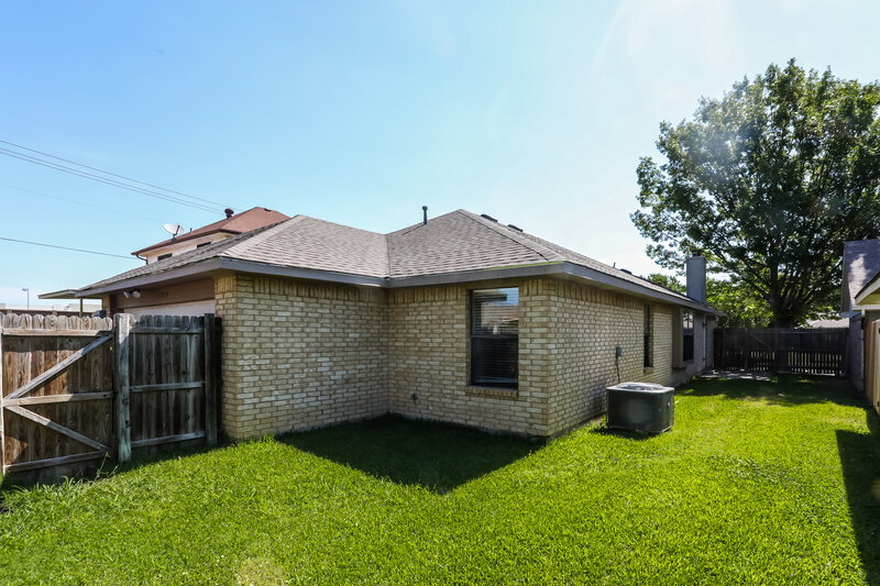 2,095/Mo, 1329 Planters Rd Mesquite, TX 75149 Rear View