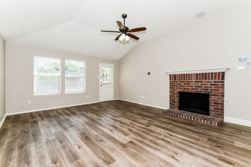 1,725/Mo, 1034 Hampton Dr Forney, TX 75126 Living Room View 2