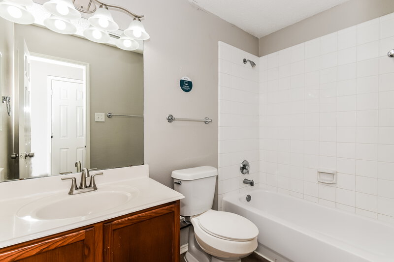 1,725/Mo, 1034 Hampton Dr Forney, TX 75126 Bathroom View