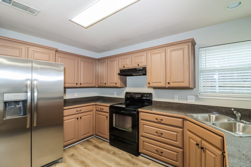 2,195/Mo, 950 Winepress Rd Burleson, TX 76028 Kitchen View