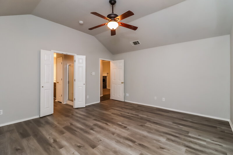 2,195/Mo, 950 Winepress Rd Burleson, TX 76028 Main Bedroom View 2