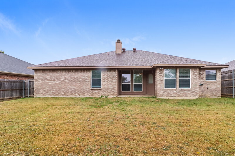 2,195/Mo, 950 Winepress Rd Burleson, TX 76028 Rear View