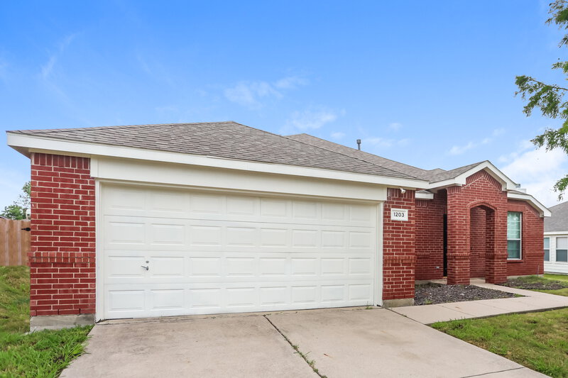 2,250/Mo, 1203 Hampton Dr Forney, TX 75126 Front View