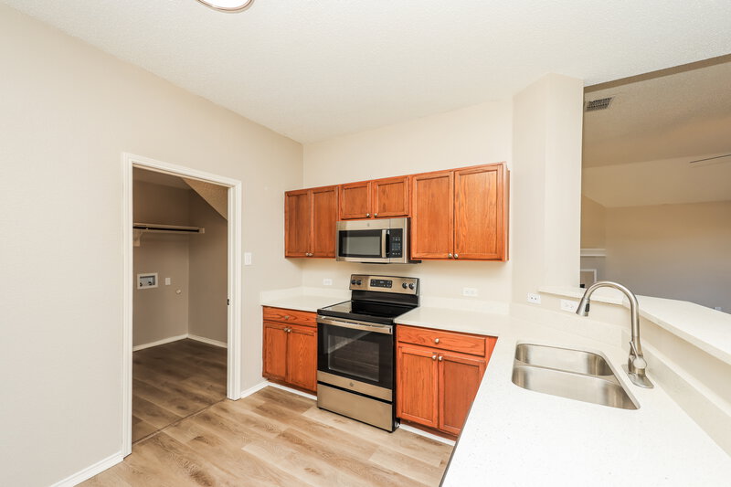 2,135/Mo, 1203 Hampton Dr Forney, TX 75126 Kitchen View 2