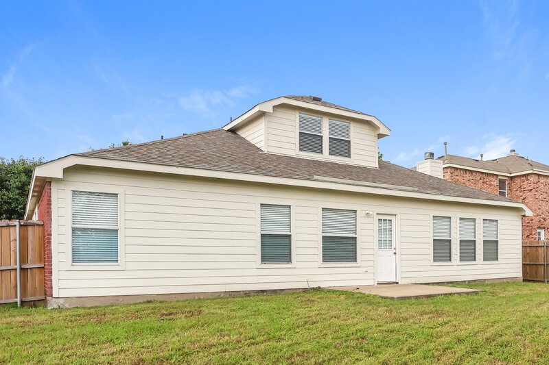 2,250/Mo, 1203 Hampton Dr Forney, TX 75126 Rear View