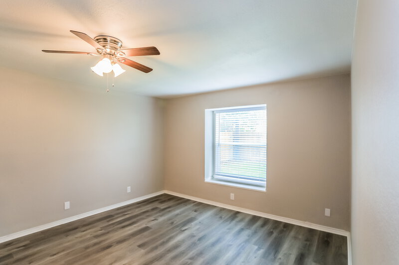2,250/Mo, 5320 Rowcrop Dr Arlington, TX 76017 Main Bedroom View