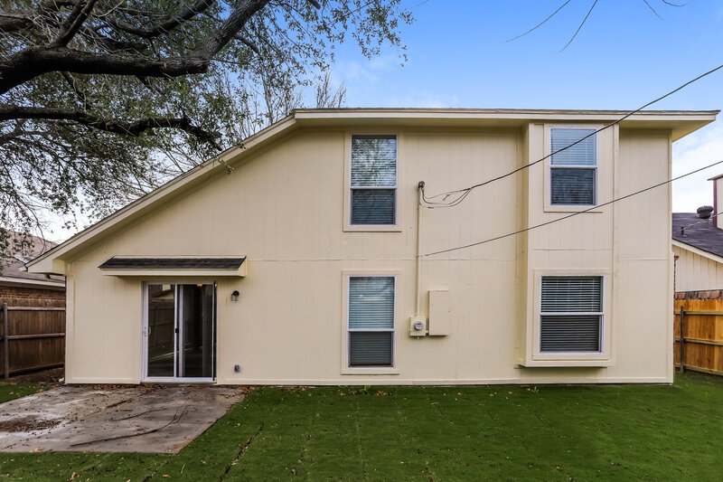 2,250/Mo, 5320 Rowcrop Dr Arlington, TX 76017 Rear View