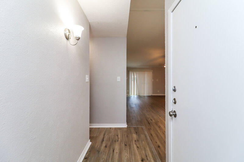 2,155/Mo, 3601 Landers Ln Arlington, TX 76014 Foyer View