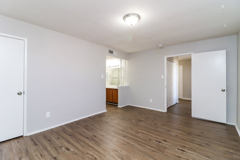 2,155/Mo, 3601 Landers Ln Arlington, TX 76014 Main Bedroom View 2
