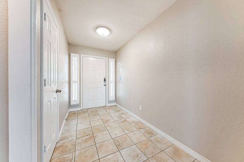 2,455/Mo, 105 Marquette St Forney, TX 75126 Foyer View