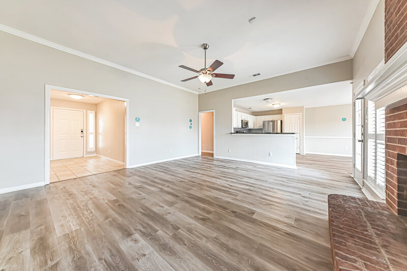 2,455/Mo, 105 Marquette St Forney, TX 75126 Living Room View 2
