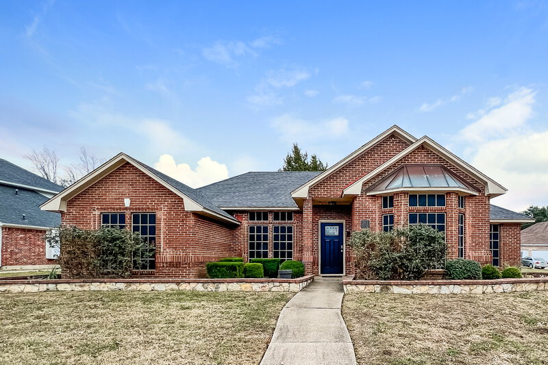 2,560/Mo, 704 Fox Glen Rd Lancaster, TX 75146 External View