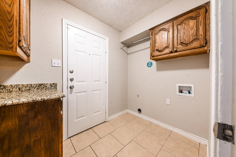 2,560/Mo, 704 Fox Glen Rd Lancaster, TX 75146 Breakfast Nook View 2