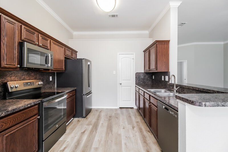 2,050/Mo, 2952 Stockton St Denton, TX 76209 Kitchen View