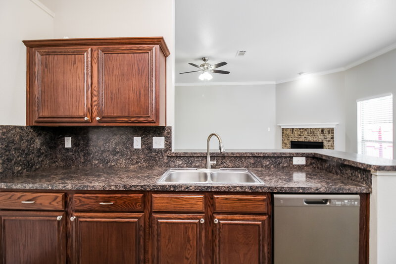 2,050/Mo, 2952 Stockton St Denton, TX 76209 Kitchen View 3