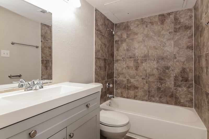1,935/Mo, 1313 Timberview Dr Allen, TX 75002 Bathroom View