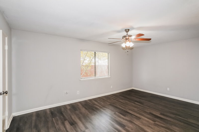 2,285/Mo, 2109 Kings Rd Carrollton, TX 75007 Main Bedroom View