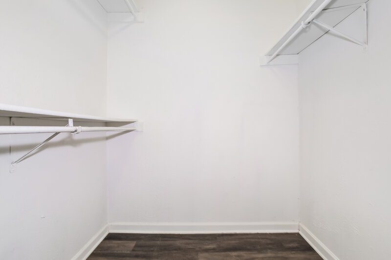 2,285/Mo, 2109 Kings Rd Carrollton, TX 75007 Walk In Closet View