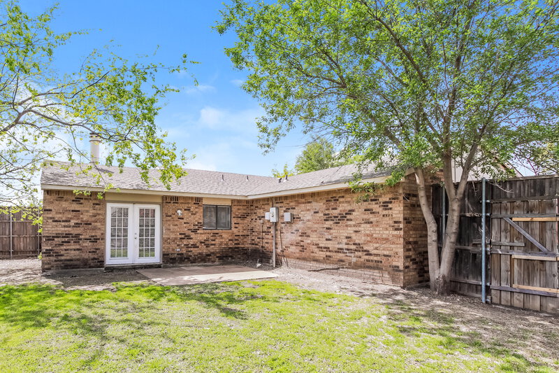 2,285/Mo, 2109 Kings Rd Carrollton, TX 75007 Rear View