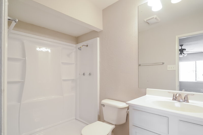 2,560/Mo, 865 Cambridge Dr Plano, TX 75023 Main Bathroom View