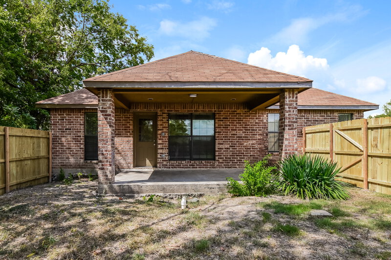 1,840/Mo, 543 Lakeside Dr Rockwall, TX 75032 Rear View