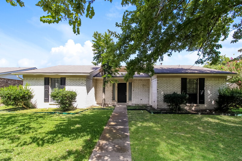 2,055/Mo, 2322 Pueblo Dr Garland, TX 75040 External View