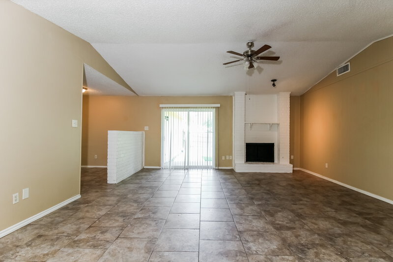2,055/Mo, 2322 Pueblo Dr Garland, TX 75040 Living Room View