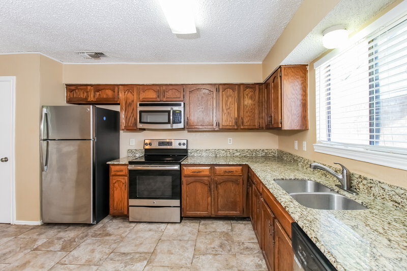 2,055/Mo, 2322 Pueblo Dr Garland, TX 75040 Kitchen View