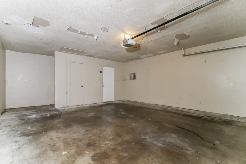 2,055/Mo, 2322 Pueblo Dr Garland, TX 75040 Garage View